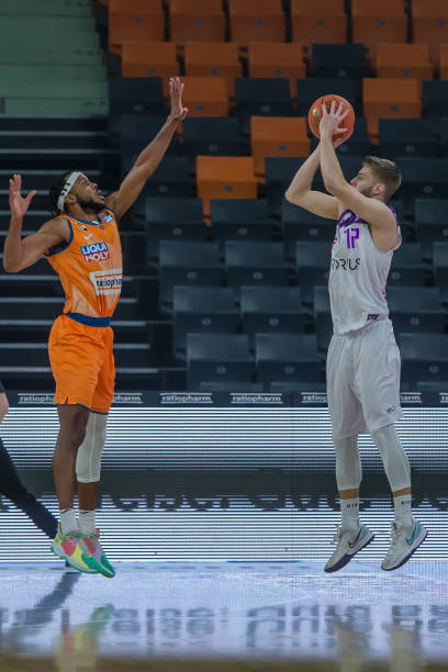 但面对速度 但面对速度